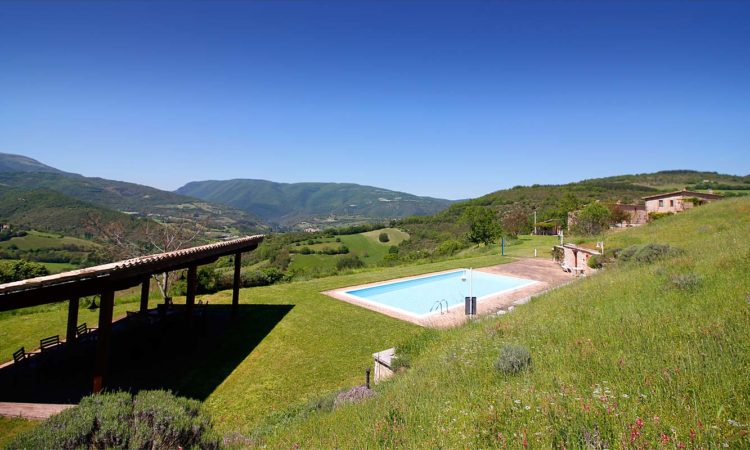 Piscina agriturismo Sibillini